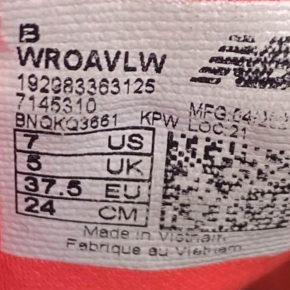 New Balance Women’s Fresh Foam R White Black Running Shoes size 7 - Picture 4 of 6